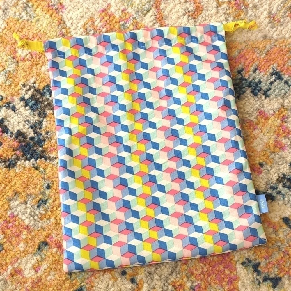 ipsy Bold Moves Only Geometric Multicolor Glam Bag Plus March 2022